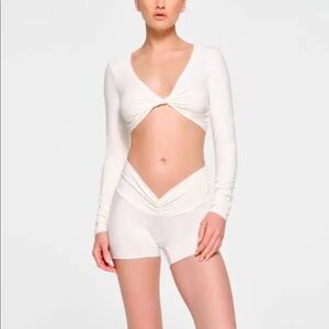 SKIMS TWIST collection long sleeve top XXS in marble